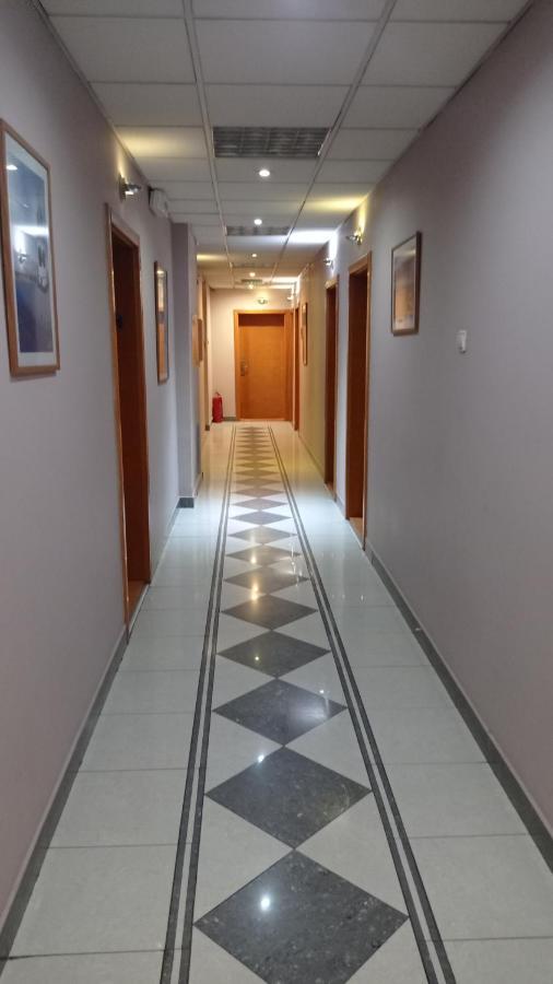 Car Royal Apartments And Rooms Novi Sad Bagian luar foto
