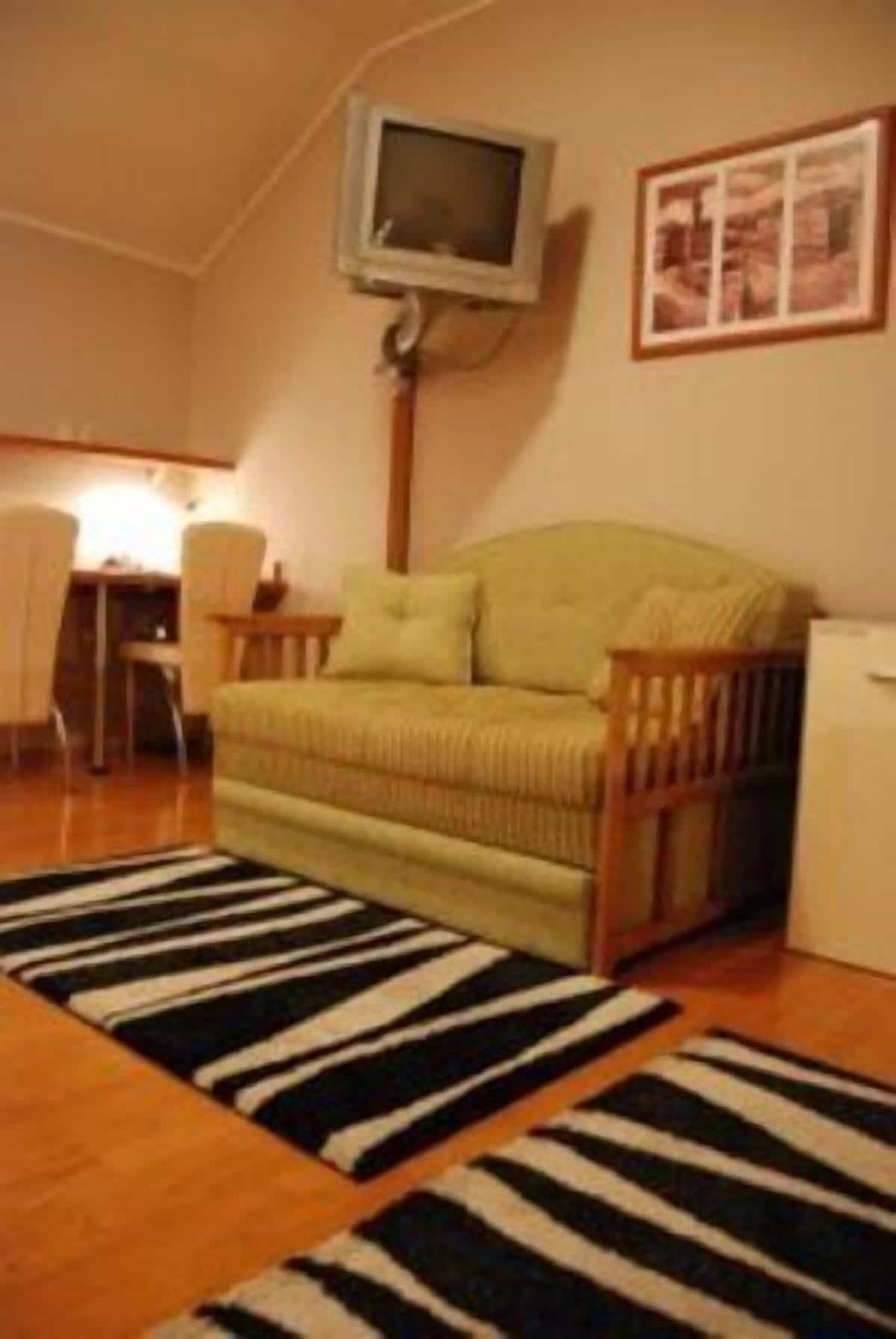 Car Royal Apartments And Rooms Novi Sad Bagian luar foto