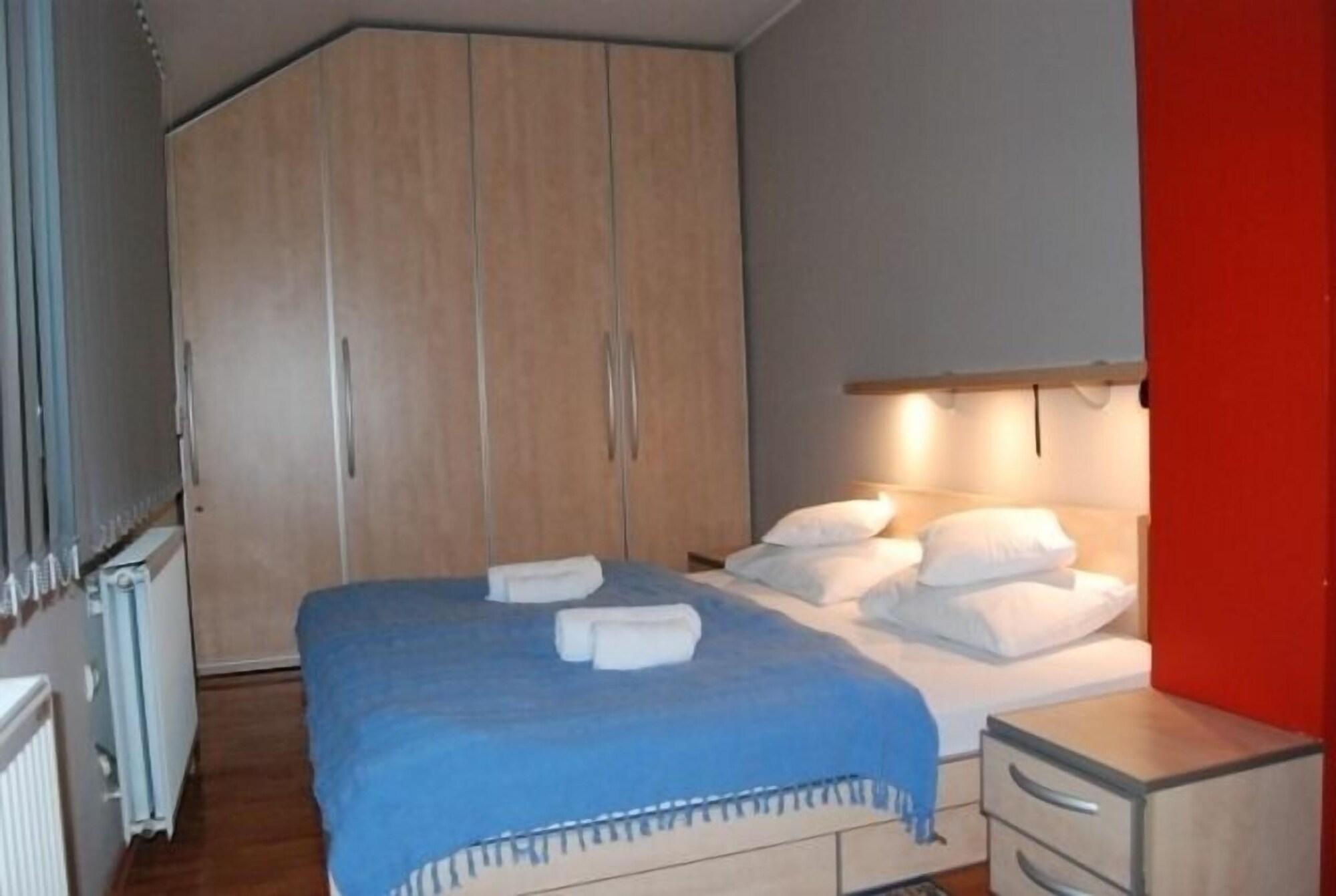 Car Royal Apartments And Rooms Novi Sad Ruang foto